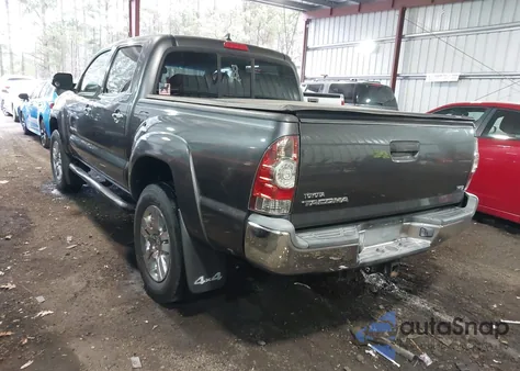2013 Toyota Tacoma Base V6 z USA, uszkodzony, nr VIN 3TMLU4EN1DM114606